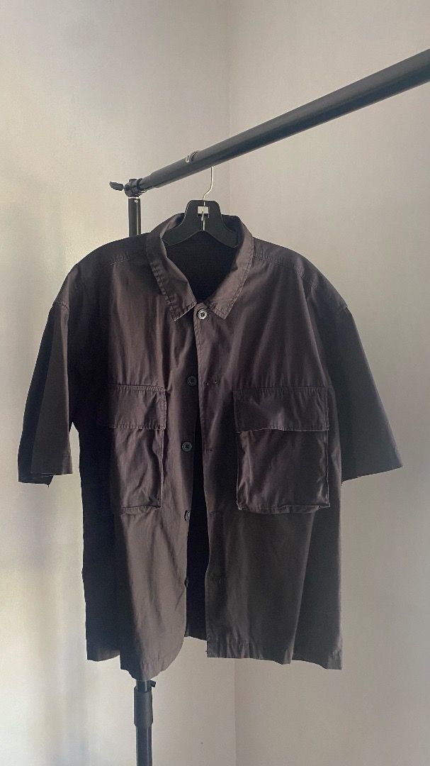 GU by UNIQLO Oversized Gorpcore Workwear Utility Shirt (Category: Activewear) located in Paranaque City. Submitted by Spareless (Listing ID 1295590957, Image 1). Description: W: 23 in. L: 29 in. Pockets: 2 Condition: 8.5/10 Issue: N/A Notes from the seller: color accuracy may vary Manage your expectations as these products are either secondhand or thrifted. Minor flaws won’t be called out unless it’s noticeable. No Return / No Refund / Sales are 
