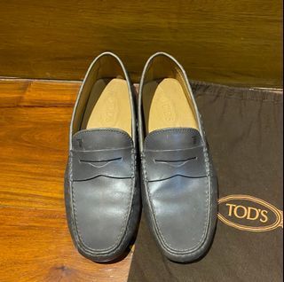 [GUARANTEED AUTHENTIC/ USED] TOD'S Gommino Leather Driving Shoe in Grey