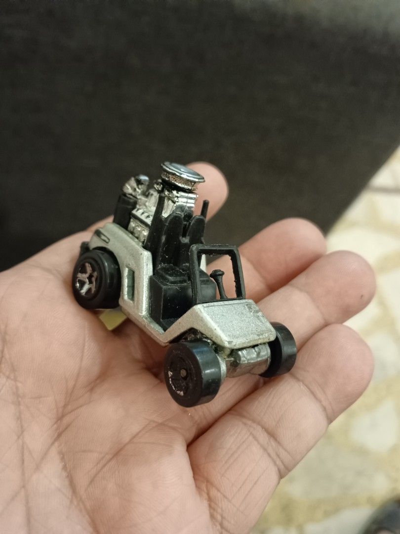 Hot wheels fore wheeler diecast (Category: Vehicle & Diecast Models) located in Quezon City. Submitted by toys_r_here (Listing ID 1295601997, Image 2). Description: As is po Pa check nlng ng condition sa pics What you see is what you get haggle pwede PM ME FOR MORE QUESTIONS First to pay gets the item ship pwed din Qc area near Starbucks ave Payment pwede bdo bpi.