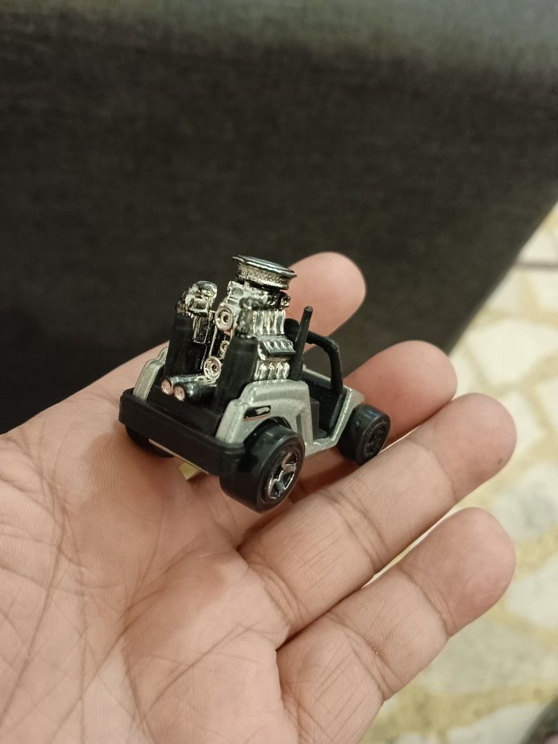 Hot wheels fore wheeler diecast (Category: Vehicle & Diecast Models) located in Quezon City. Submitted by toys_r_here (Listing ID 1295601997, Image 3). Description: As is po Pa check nlng ng condition sa pics What you see is what you get haggle pwede PM ME FOR MORE QUESTIONS First to pay gets the item ship pwed din Qc area near Starbucks ave Payment pwede bdo bpi.