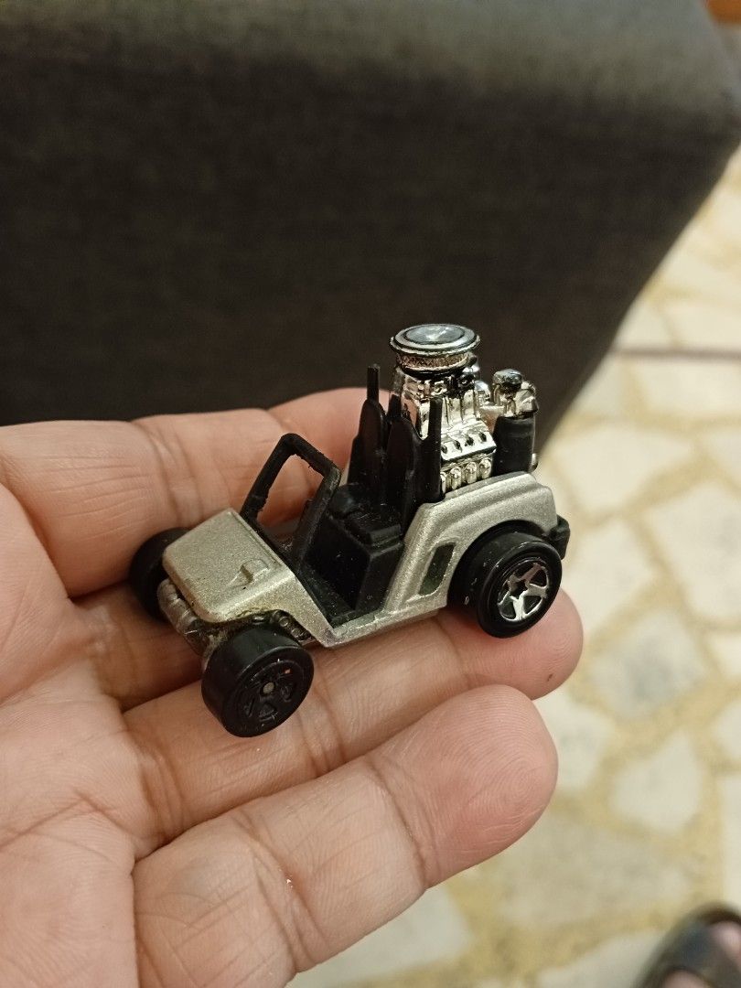 Hot wheels fore wheeler diecast (Category: Vehicle & Diecast Models) located in Quezon City. Submitted by toys_r_here (Listing ID 1295601997, Image 1). Description: As is po Pa check nlng ng condition sa pics What you see is what you get haggle pwede PM ME FOR MORE QUESTIONS First to pay gets the item ship pwed din Qc area near Starbucks ave Payment pwede bdo bpi.