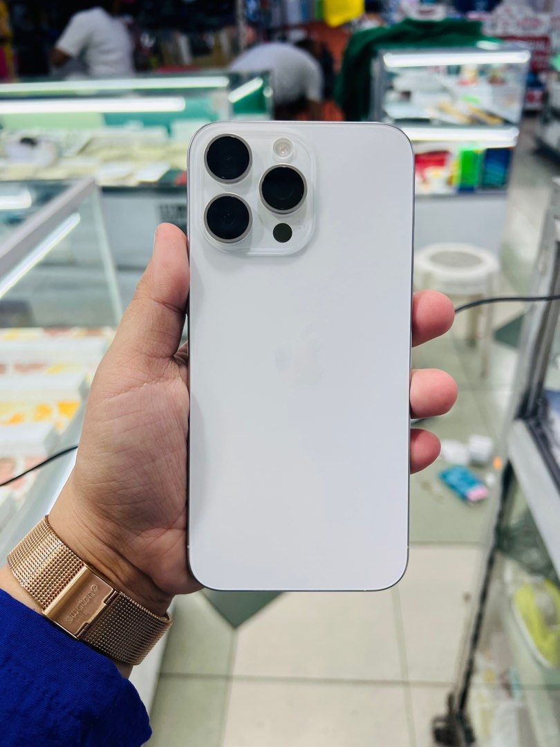 Iphone 15 Pro Max 256gb HK FU (Category: iPhone 15 Series) located in San Juan City. Submitted by javedsgadgetshop (Listing ID 1295539285, Image 2). Description: OPEN FOR INSTALLMENT VIA CREDIT CARD/GGIVES & SWAP/TRADE-IN! WE BUY AND SELL ( ANYKINDS OF UNIT BINIBILI PO NAMIN)! PTPA : Padelete po f bawal Read ❗️Onhand ‼️ Iphone 15promax •256gb •HK Variant •100% batt health •Factory Unlock •95% Smoothness •No hidden issue | No Repaired •100% Authen