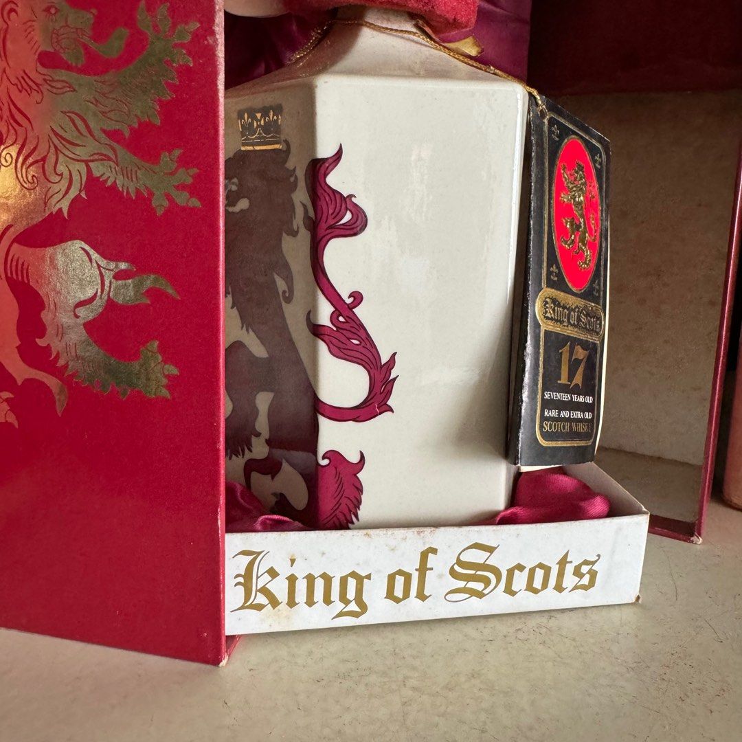King of Scots 17 Year Old Red Decanter vintage 1980s whisky, Toys