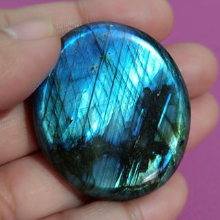 2 PCS LABRADORITE PALM STONE WITH VERY STRONG FLASHES NATURAL CRYSTAL PROTECTION STONE