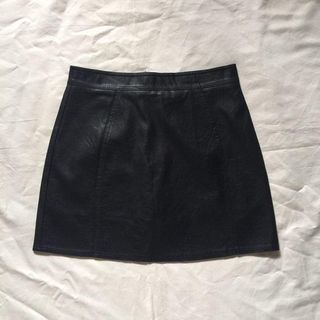 (Category: ) located in . Submitted by lovedbyzi_ (Listing ID 1295561129, Image 1). Description: .