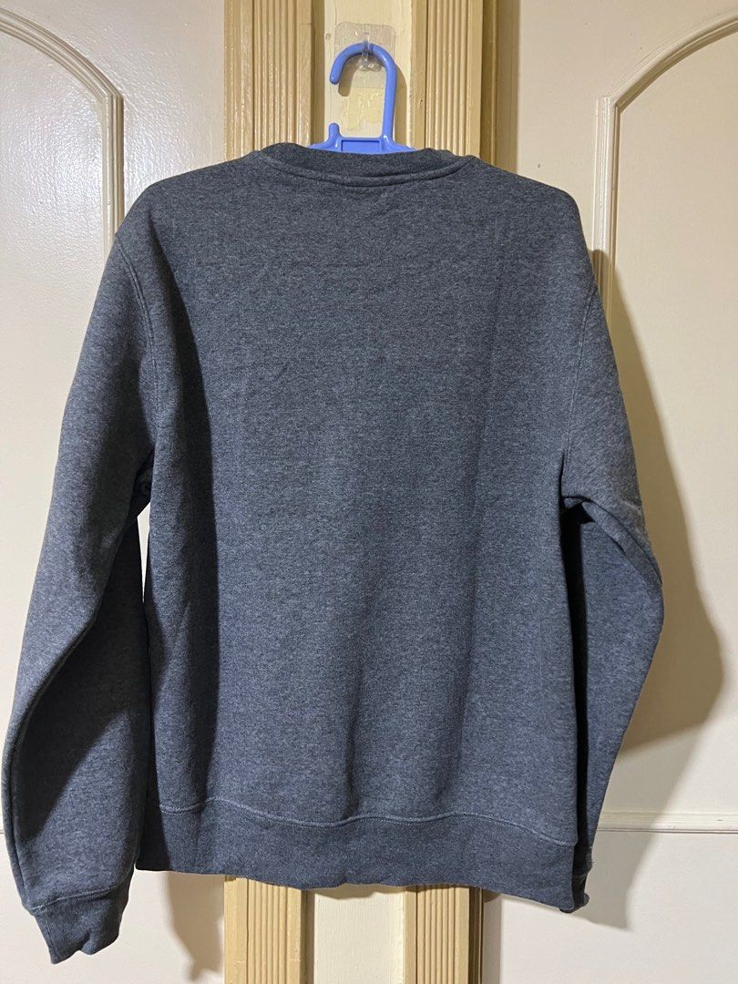 Mango Grey sweater (Category: Hoodies) located in Makati City. Submitted by basicprojects (Listing ID 1295626146, Image 3). Description: Only used indoors. Nice dark grey color. Need a stylish new owner. Perfect basic layering piece! Shoulder width 17.5in Length 26in Pit to pit 21in Sleeve length 25in.