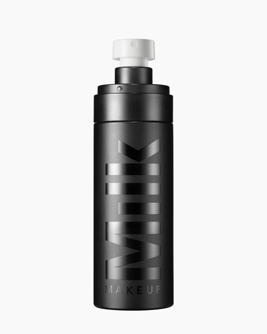MILK PORE ECLIPSE MATTE SETTING SPRAY in 40ml (Category: Makeup) located in Manila. Submitted by juanashopbies_ph (Listing ID 1295620520, Image 3). Description: MILK PORE ECLIPSE MATTE SETTING SPRAY in 40ml ‼️This product is an Allure Best of Beauty award winner‼️ What it is: A transfer-proof, alcohol-free matte setting spray that locks on makeup up to 16 hours, helps blur pores, and controls shine for a soft-focus finish. Highlighted Ingredients