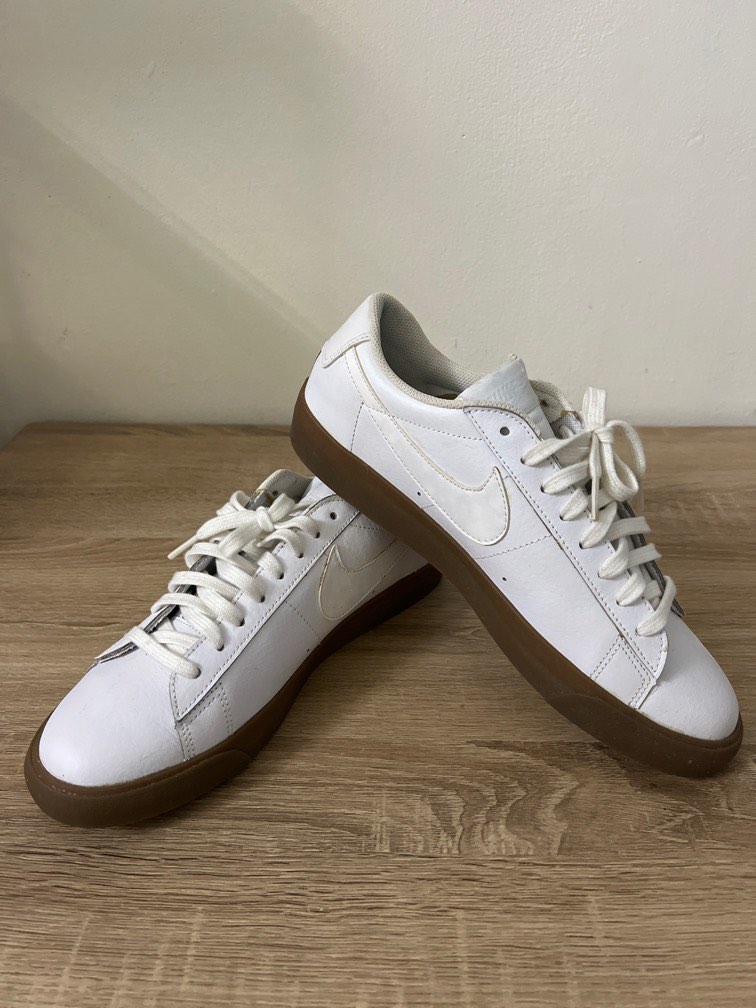 nike blazers low gum sole