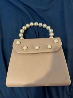 Nude handbag with pearls