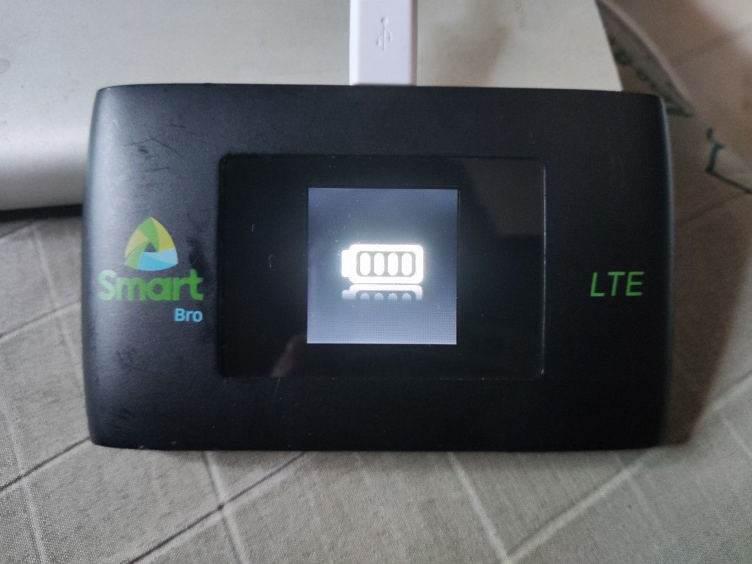 Pocket wifi locked to Smart and TnT (Category: Other Mobile & Gadget Accessories) located in Del Monte. Submitted by mico.ace08 (Listing ID 1295524191, Image 2). Description: Hindi na nagagamit sa kadahilanang face to face na po Ngayon sa mga schools and work places..