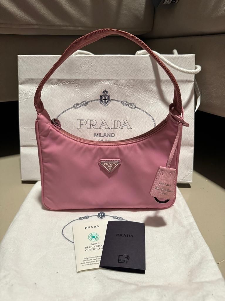 Prada re edition 2000 pink 2023 VGC) uda scan chip
