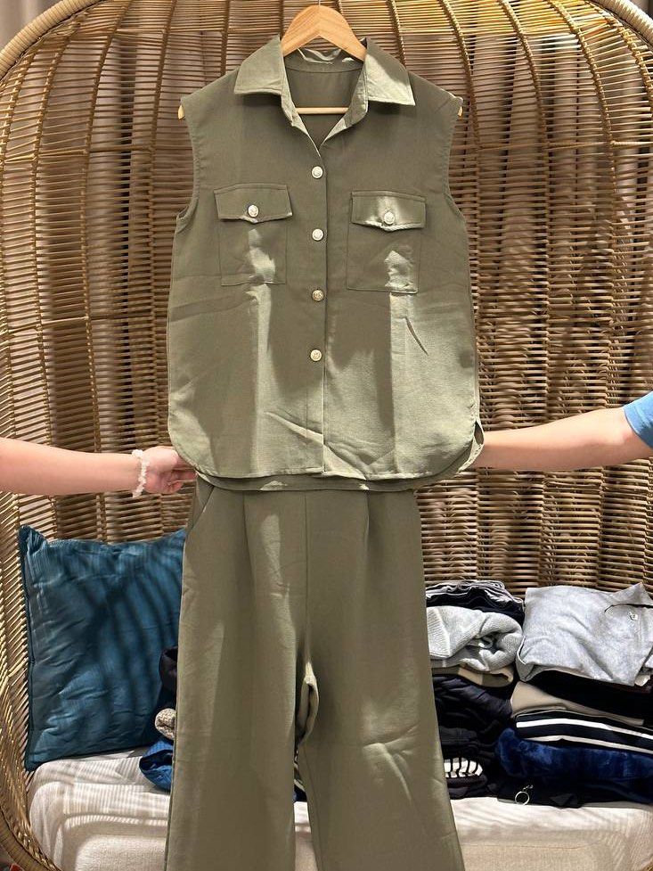 Sage Green Coordinates Top & Pants (Category: Sets or Coordinates) located in Makati City. Submitted by juliannegracee (Listing ID 1295624875, Image 1). Description: .