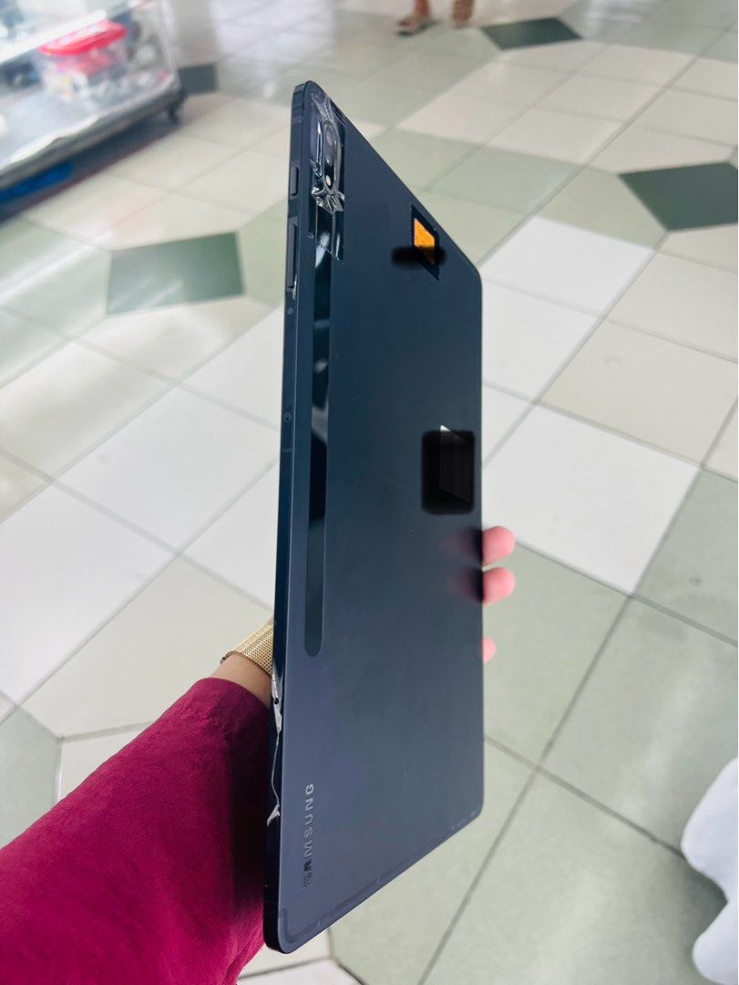 Samsung Tab S8 Plus 128gb Wifi (Category: Android) located in San Juan City. Submitted by javedsgadgetshop (Listing ID 1295533760, Image 3). Description: OPEN FOR INSTALLMENT VIA CREDIT CARD/GGIVES & SWAP/TRADE-IN! WE BUY AND SELL ( ANYKINDS OF UNIT BINIBILI PO NAMIN)! PTPA : Padelete po f bawal Read ❗️Onhand ‼️ Samsung Tab S8+ •128gb •NTC Variant •Good batt health •Wifi available •95% Smoothness •No hidden issue | No Repaired •100% Authentic | N