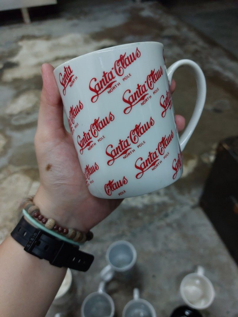 Santa Claus mug (Category: Coffee & Tea Tableware) located in Butuan. Submitted by vintagefinds.2021 (Listing ID 1295671842, Image 1). Description: .