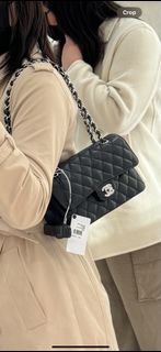 (Category: ) located in . Submitted by resale_loyalty (Listing ID 1295524020, Image 1). Description: .