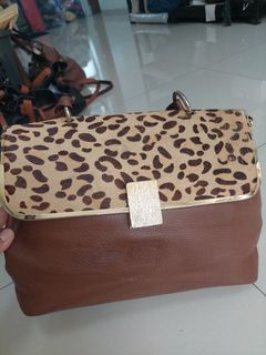 (Kategori: ) berada di . Dikirim oleh biyan_prelovedbag (ID iklan 1295522562, Gambar 1). Deskripsi: .