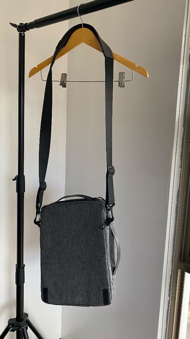 tomtoc 14 Inch Urban Laptop Shoulder Sling Bag iPad Pro 12.9