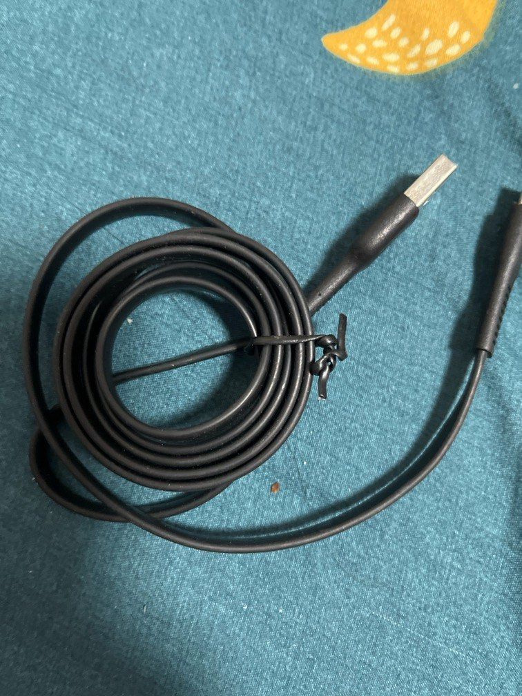 type c wire (Category: Chargers & Cables) located in Singapore. Submitted by lim505 (Listing ID 1295587340, Image 1). Description: can nego.