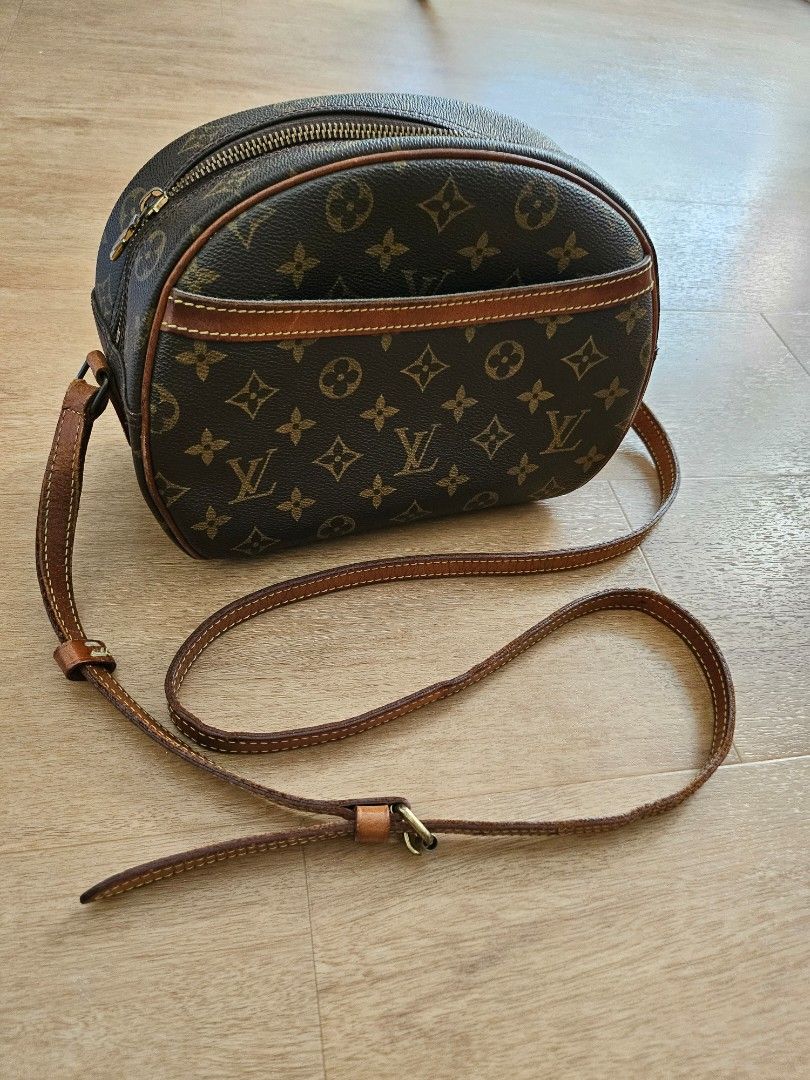 Vintage LV blois apple bag