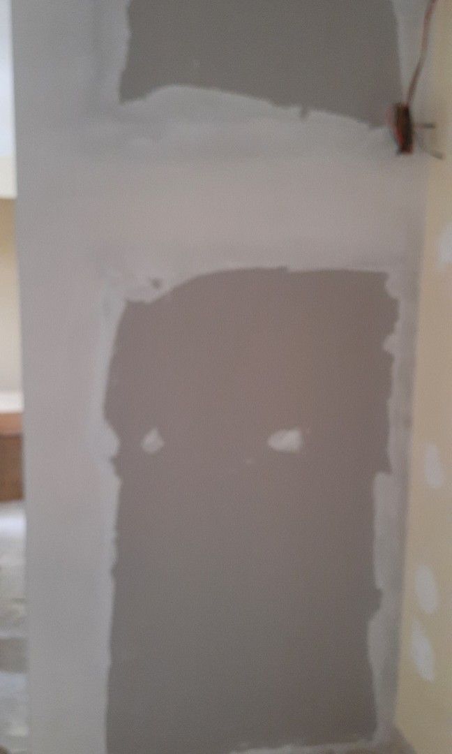 we doing in hdb. Partition wall. Maids room. study  room.with window. glass62853067138433114