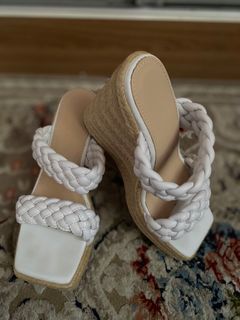 (Category: ) located in . Submitted by Mrs_Sha (Listing ID 1295584034, Image 1). Description: .