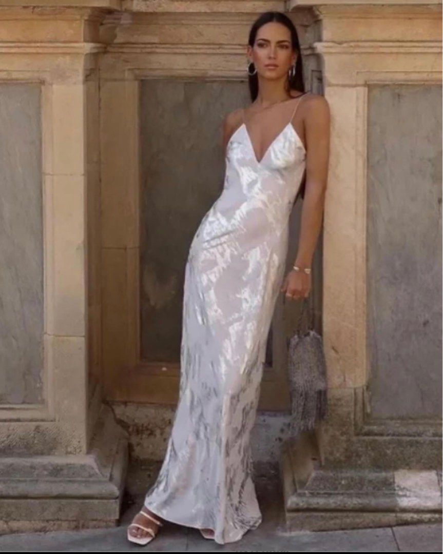 Zara satin dress (Category: Dresses) located in Legazpi City. Submitted by gi_clozet (Listing ID 1295636503, Image 1). Description: .