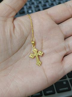 18k Saudi Gold Cross Pendant