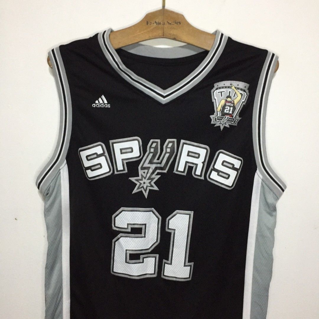 Spurs retire duncan deals jersey