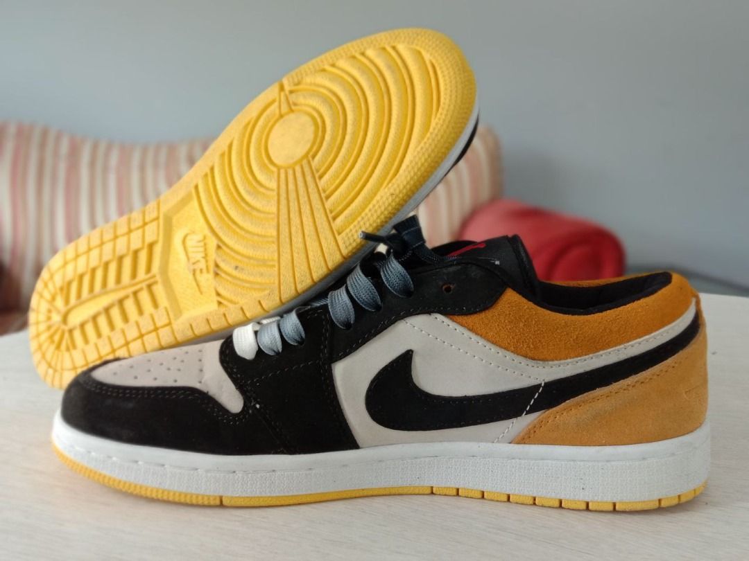 Jordan 1 low sail university sales gold black