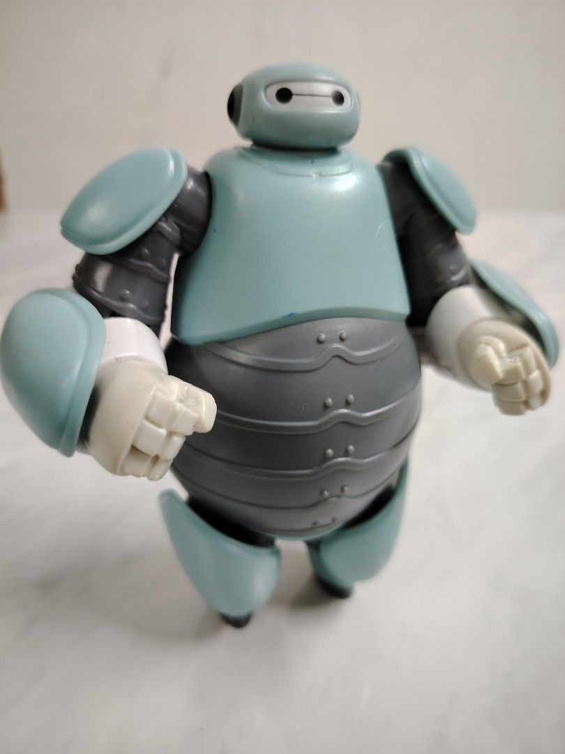 Bandai Disney Big Hero 6 Baymax 1.0 Prototype Punching Action Figure