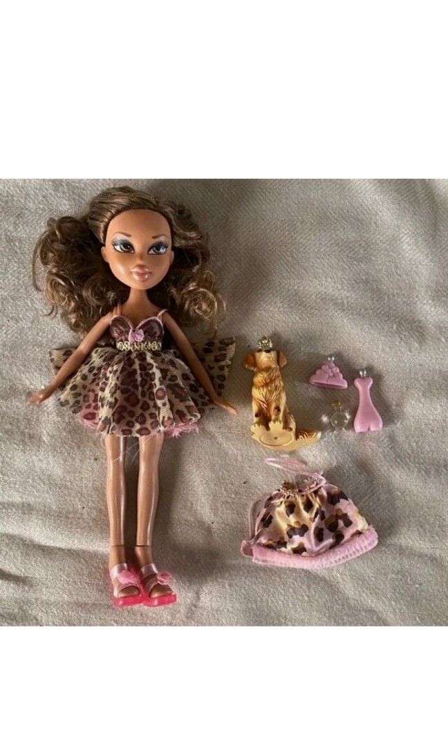 Bratz 2007 Pampered Pupz Salon Style Yasmin Doll with Dog Preorder, Hobbies  & Toys, Toys & Games on Carousell