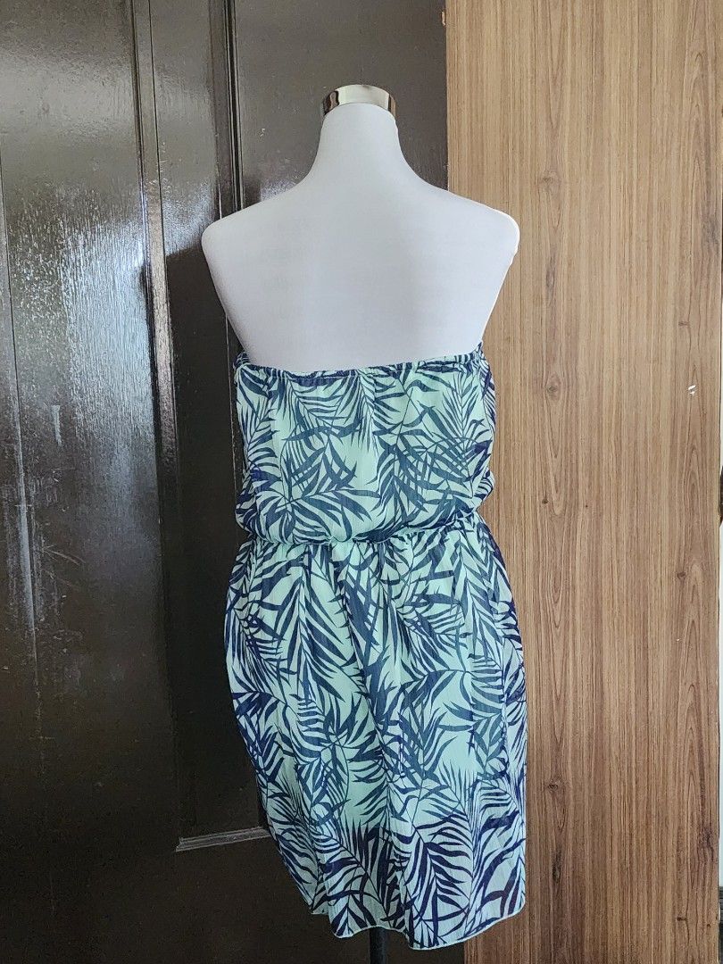 CALLIOPE tube dress (Category: Dresses) located in Muntinlupa City. Submitted by accsc16 (Listing ID 1290871593, Image 2). Description: CALLIOPE tube dress never used no stain, bad smell or tears.