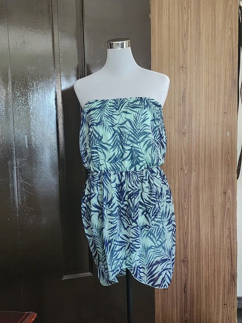 CALLIOPE tube dress (Category: Dresses) located in Muntinlupa City. Submitted by accsc16 (Listing ID 1290871593, Image 1). Description: CALLIOPE tube dress never used no stain, bad smell or tears.