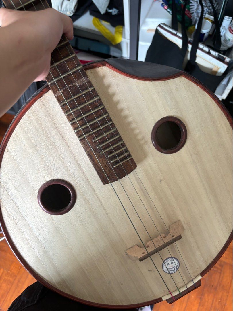 Chinese table guitar top