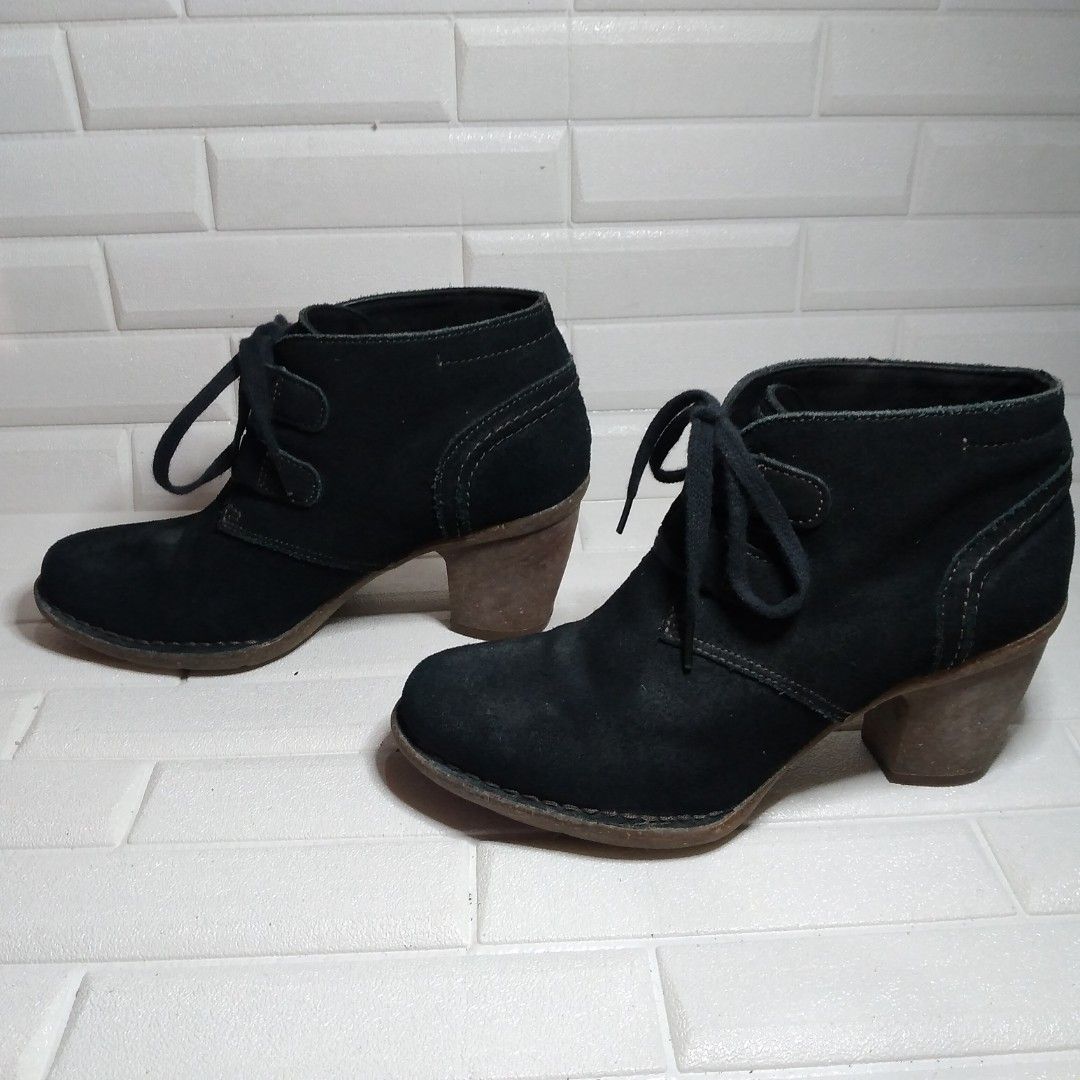 Carleta on sale