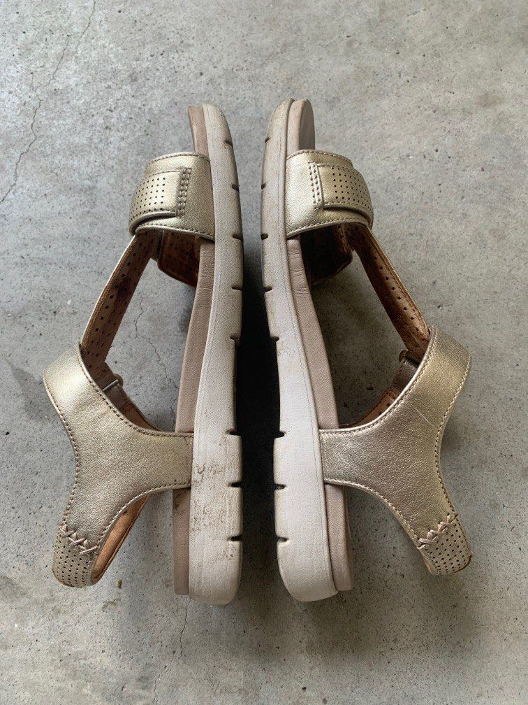Clarks 2024 champagne sandals