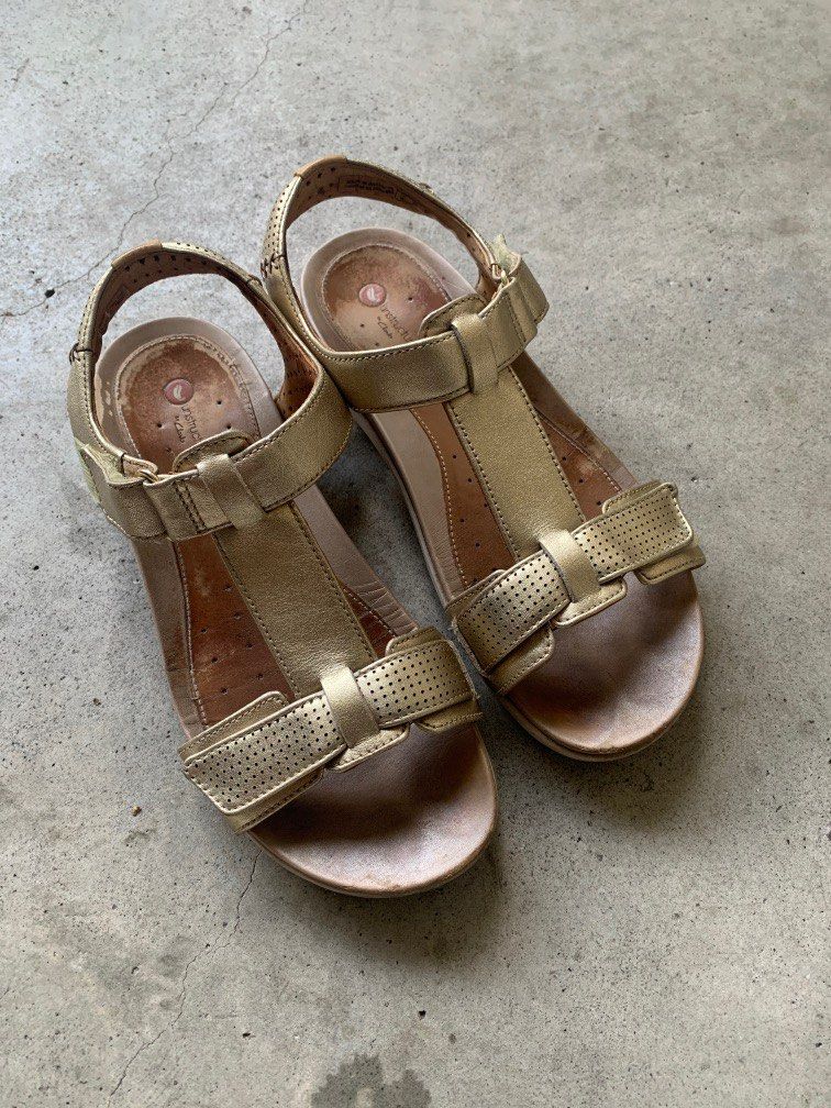 Clarks top champagne sandals