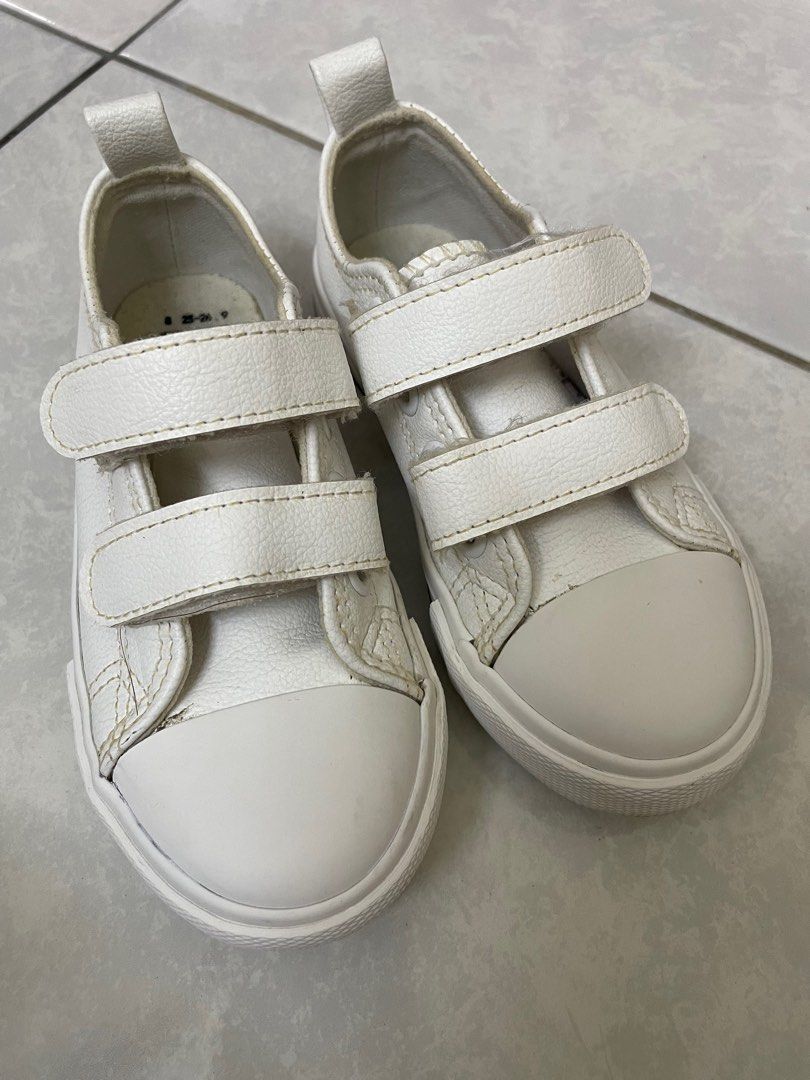 Cotton on deals boys shoes