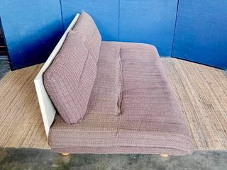 Daybed Sofa
71”L x 39”W x 11”SH
Php 9900
3-4 seater
Single size bed
Fabric seat
Bulky foam
In good condition