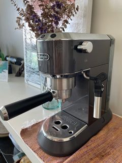 Delonghi Dedica espresso machine