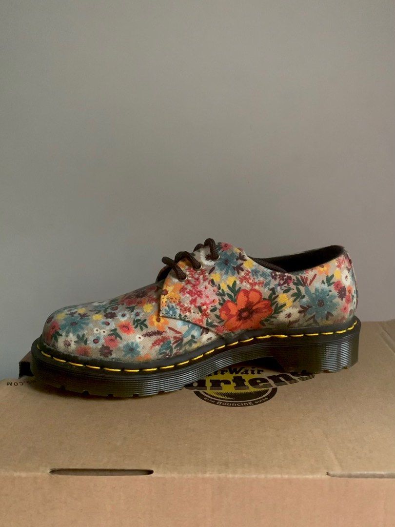 1461 wanderlust canvas 2025