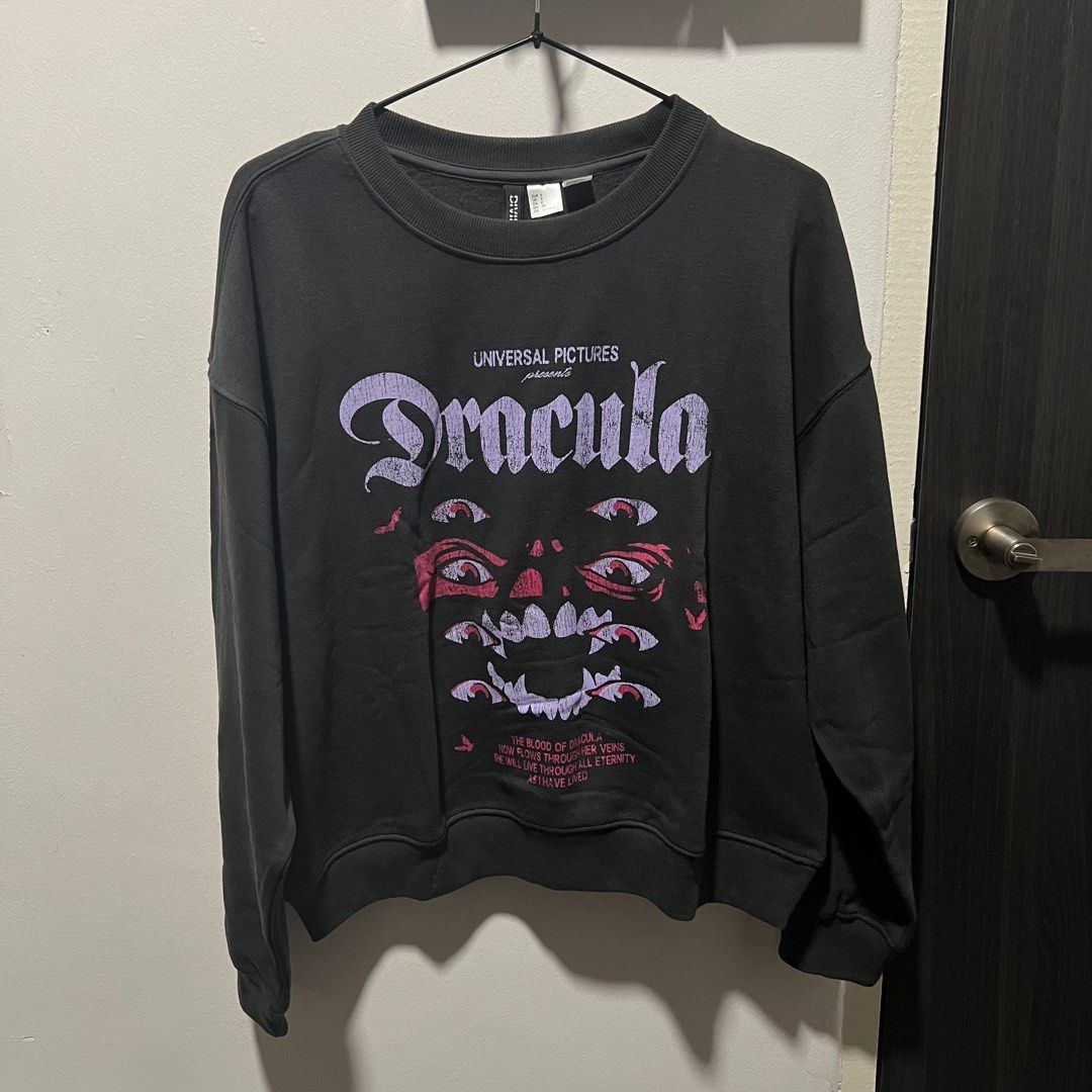 H M Dracula cropped sweater pullover