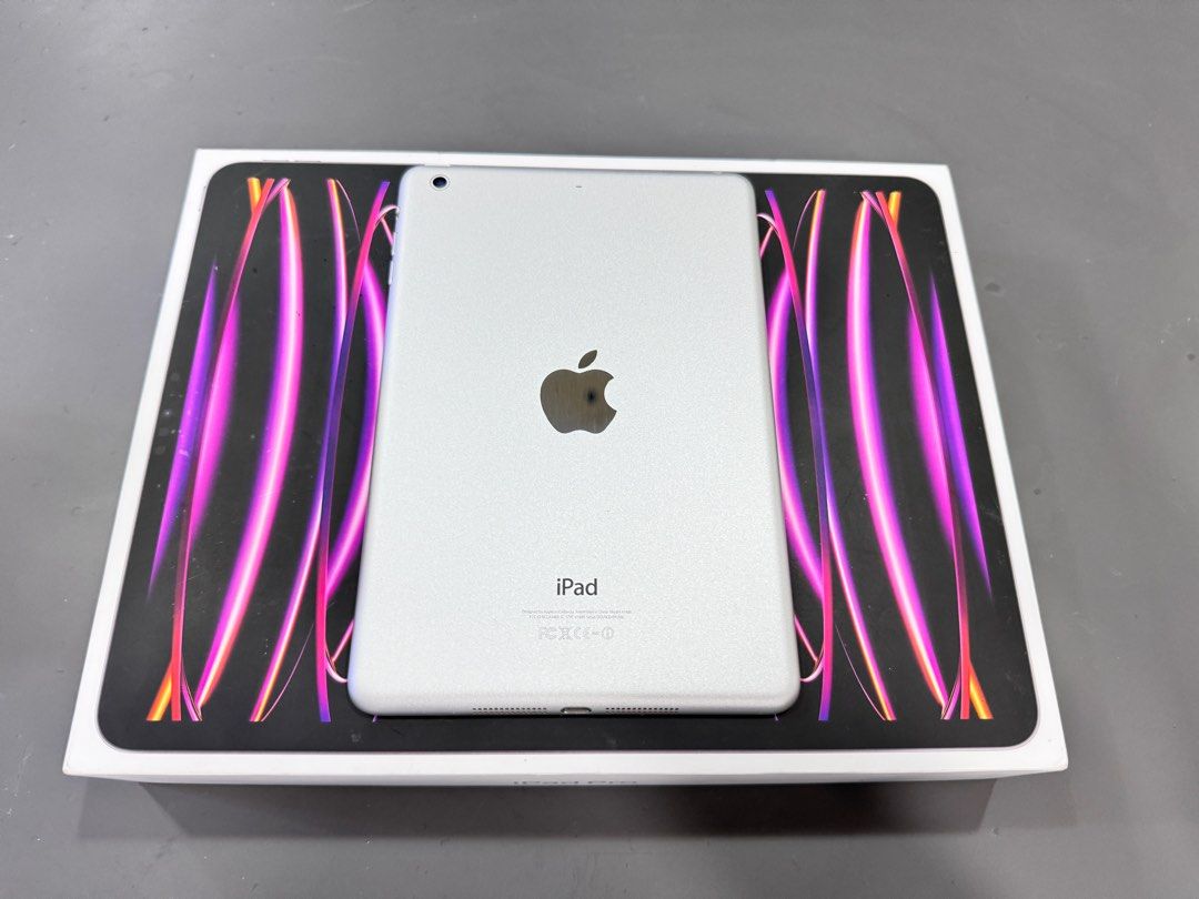 iPad Mini 2 WiFi 16GB 銀色香港行完美靚機靚電池鋪頭開單保障全原裝