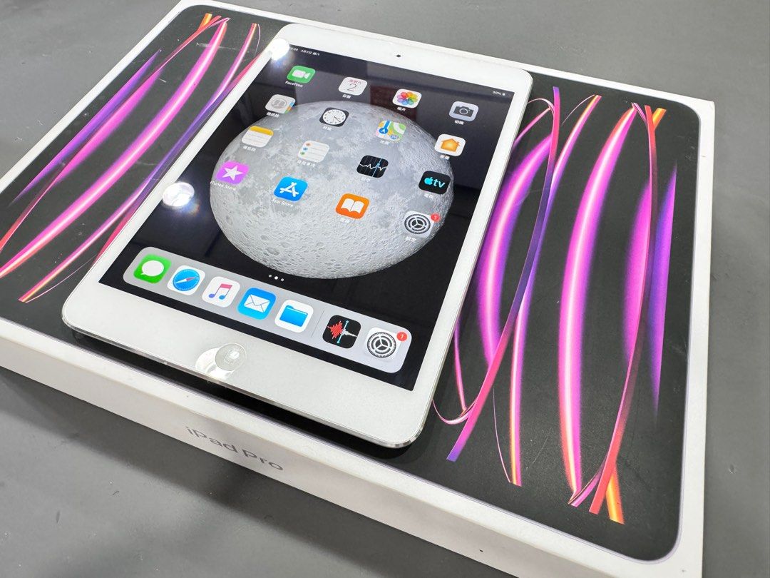 iPad Mini 2 WiFi 16GB 銀色香港行完美靚機靚電池鋪頭開單保障全原裝