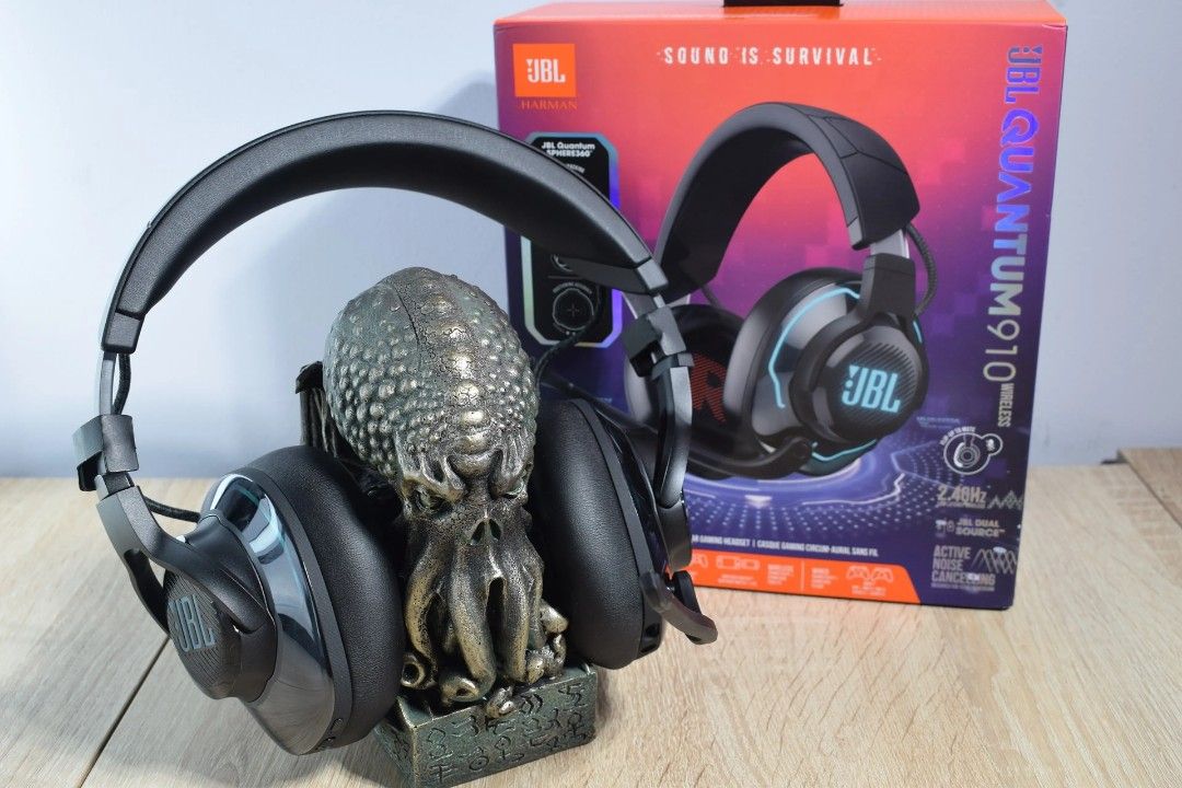 JBL Quantum 910 Wireless (Category: Headphones & Headsets) located in Makati City. Submitted by techubstoreandaccessories (Listing ID 1290995985, Image 2). Description: JBL Quantum 910 Wireless Same Day Delivery Via Lalamove‼️ DETAILS: ✅BRAND NEW, SEALED, & ORIGINAL. ✅7 Days Replacement for Factory Defects and 1year Limited Warranty. (Terms and conditions apply). ✅With Sales Invoice (BIR REGISTERED) and Warranty Receipt. ✅WE ACCEPT BULK ORDERS! ✅