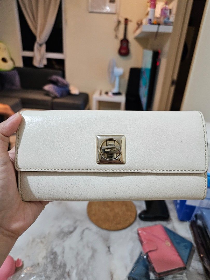 Kate spade on sale cream wallet
