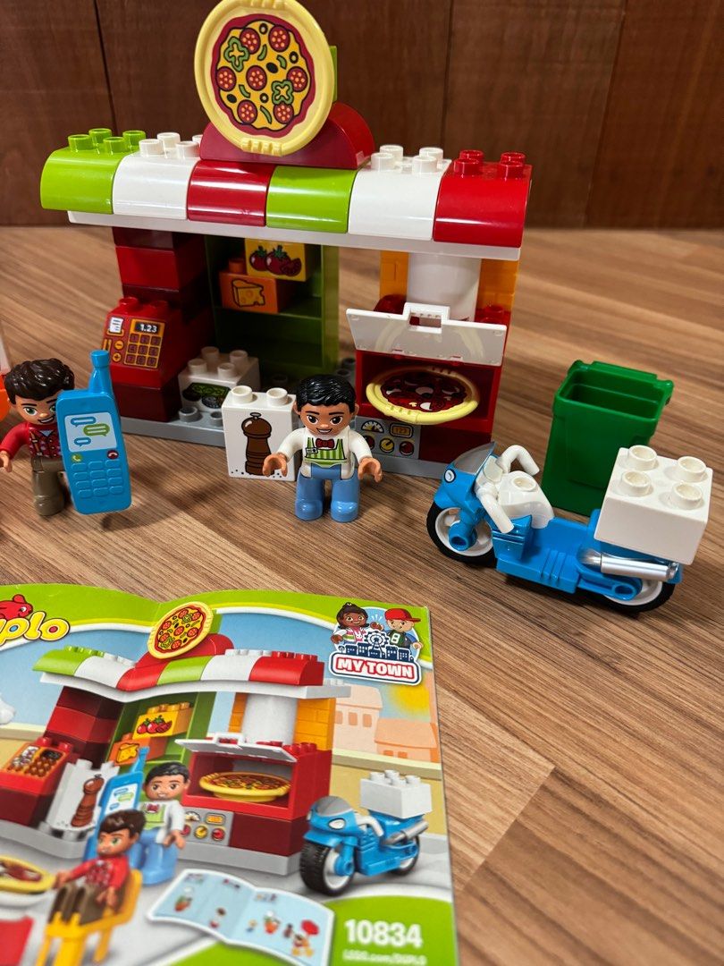Duplo town pizzeria shop