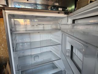 LG Refrigerator with Issue