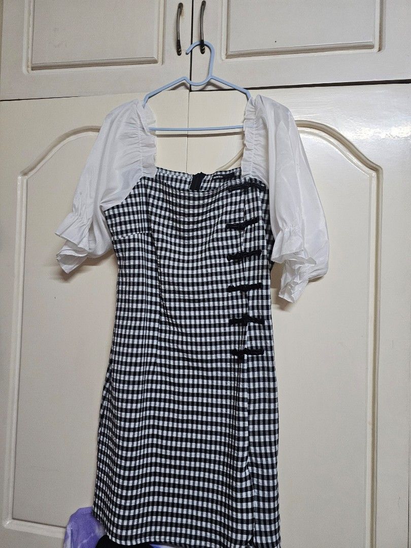 Lovito Dress (Category: Dresses) located in Quezon City. Submitted by Ley97 (Listing ID 1290927486, Image 2). Description: •in good condition •the dress is nice •can do orange app checkout.