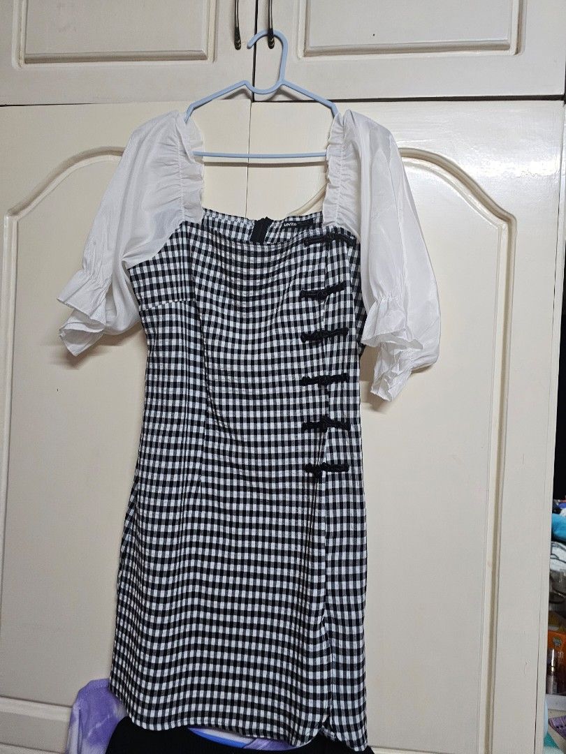 Lovito Dress (Category: Dresses) located in Quezon City. Submitted by Ley97 (Listing ID 1290927486, Image 1). Description: •in good condition •the dress is nice •can do orange app checkout.